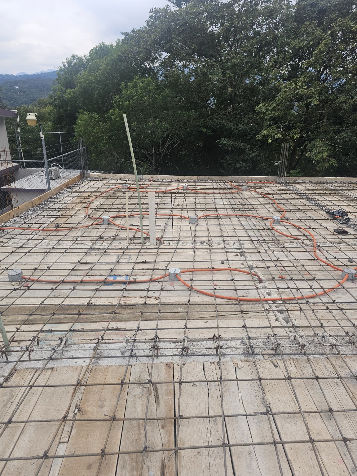 Acero e instalaciones eléctricas previas al colado